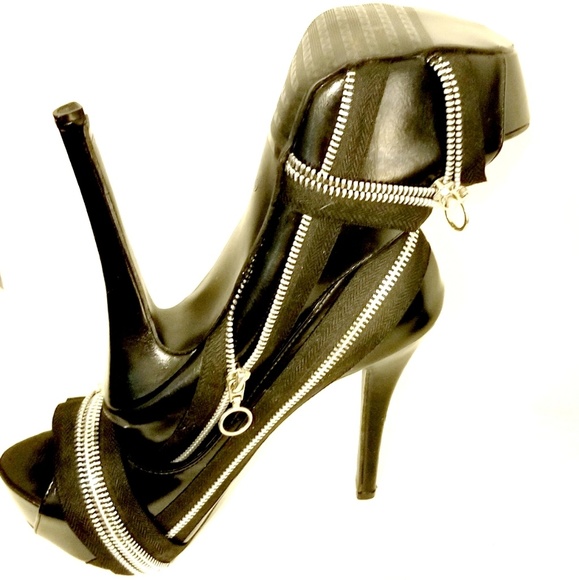 Heels - Picture 2 of 2